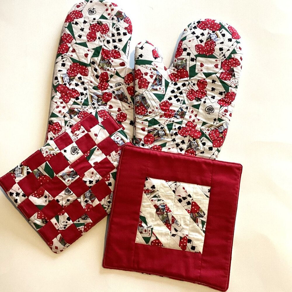 Handmade Quilted Oven Mitts + 2 Matching Pot Holders Red White Kitchen Linens